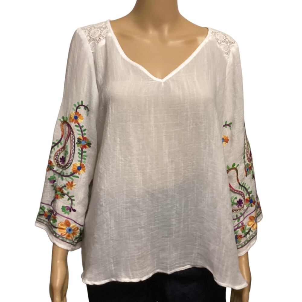 Figueroa‎ and Flower white bohemian floral embroidery,3/4 bell sleeves size XL